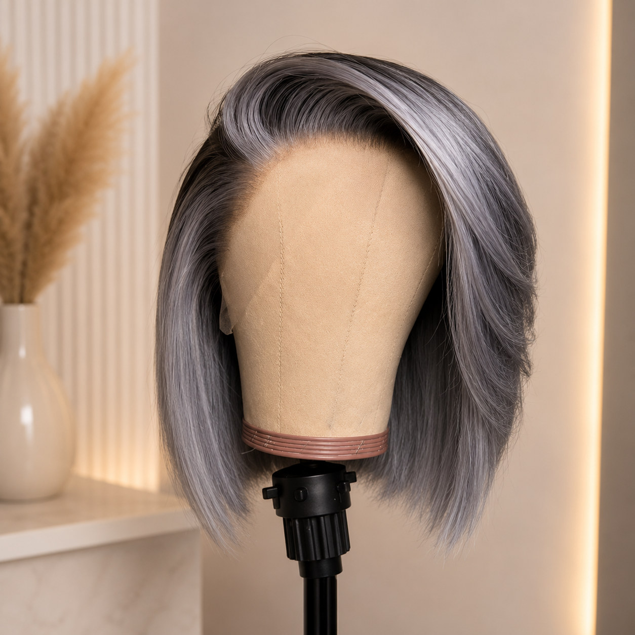 Silver Ash Bob Lace Wig – Zilvergrijze Bob met Side Part | Raw Donor Hair (12 inch)